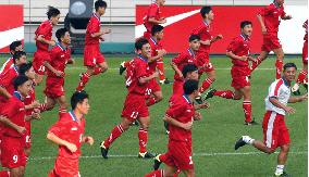 N. Korea's soccer team practice for friendly match